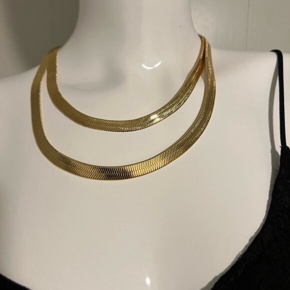 DEMARSON Gold Layered Necklace for womwn - Picture 3 of 8